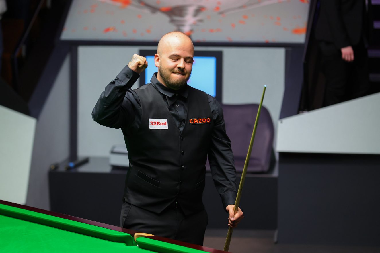 她甚至推迟 她甚至推迟