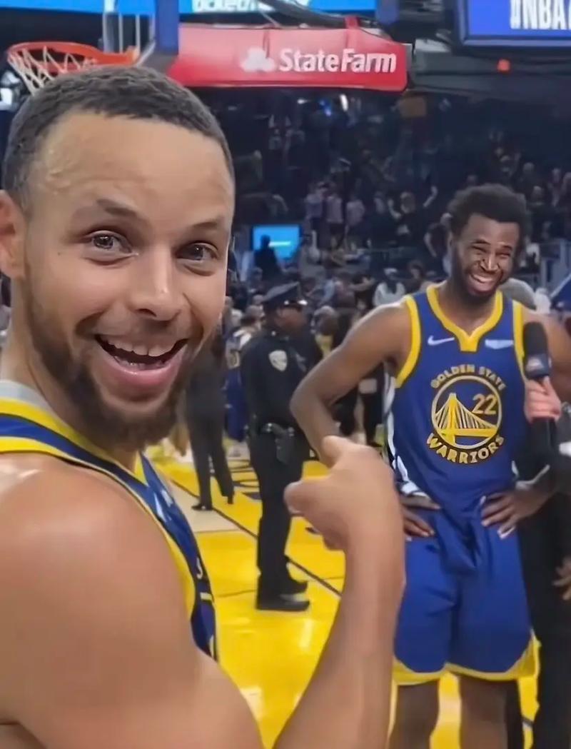 复出即无敌！约基奇状态拉满爆砍39+10+10，掘金力克无字利的雄鹿